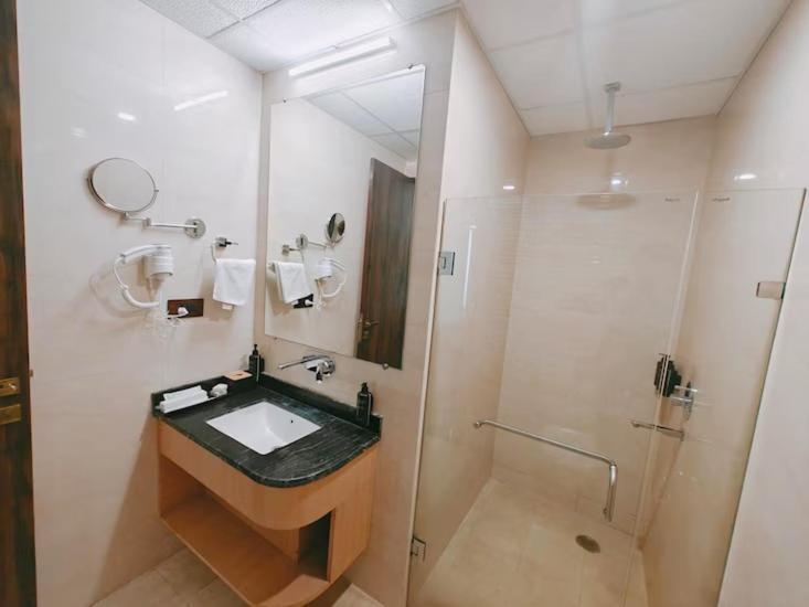 Hotel Avadh Classio Near By Ram Mandir Faizabad Exterior photo